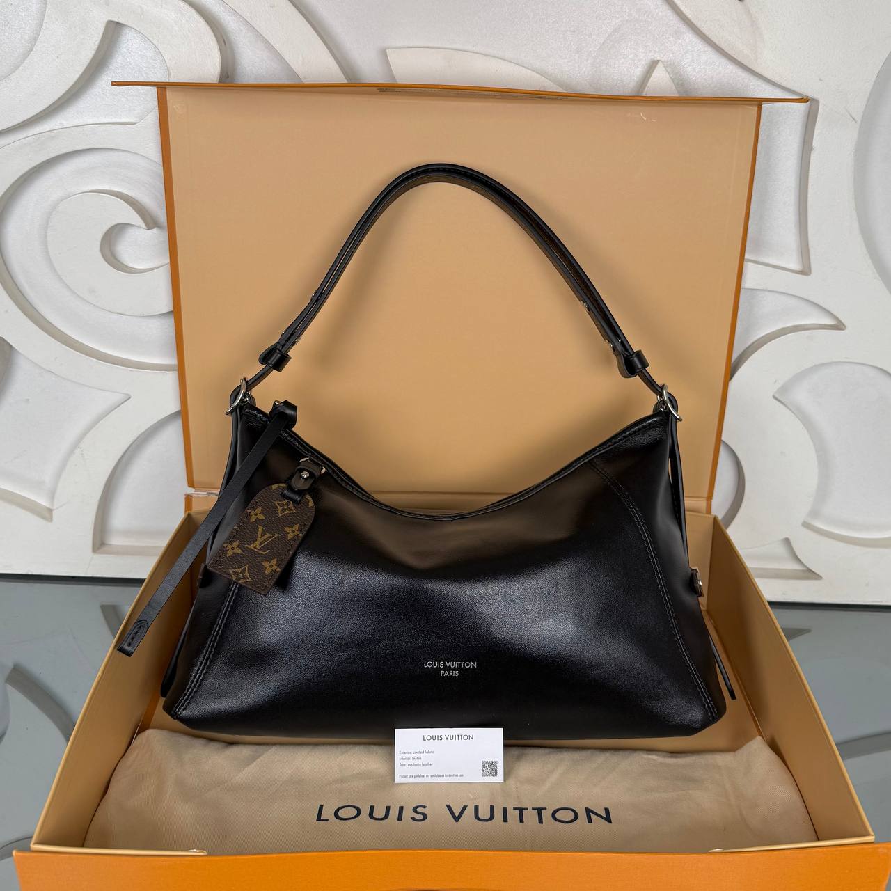 Louis Vuitton CarryAll East West

910494 ⭐️