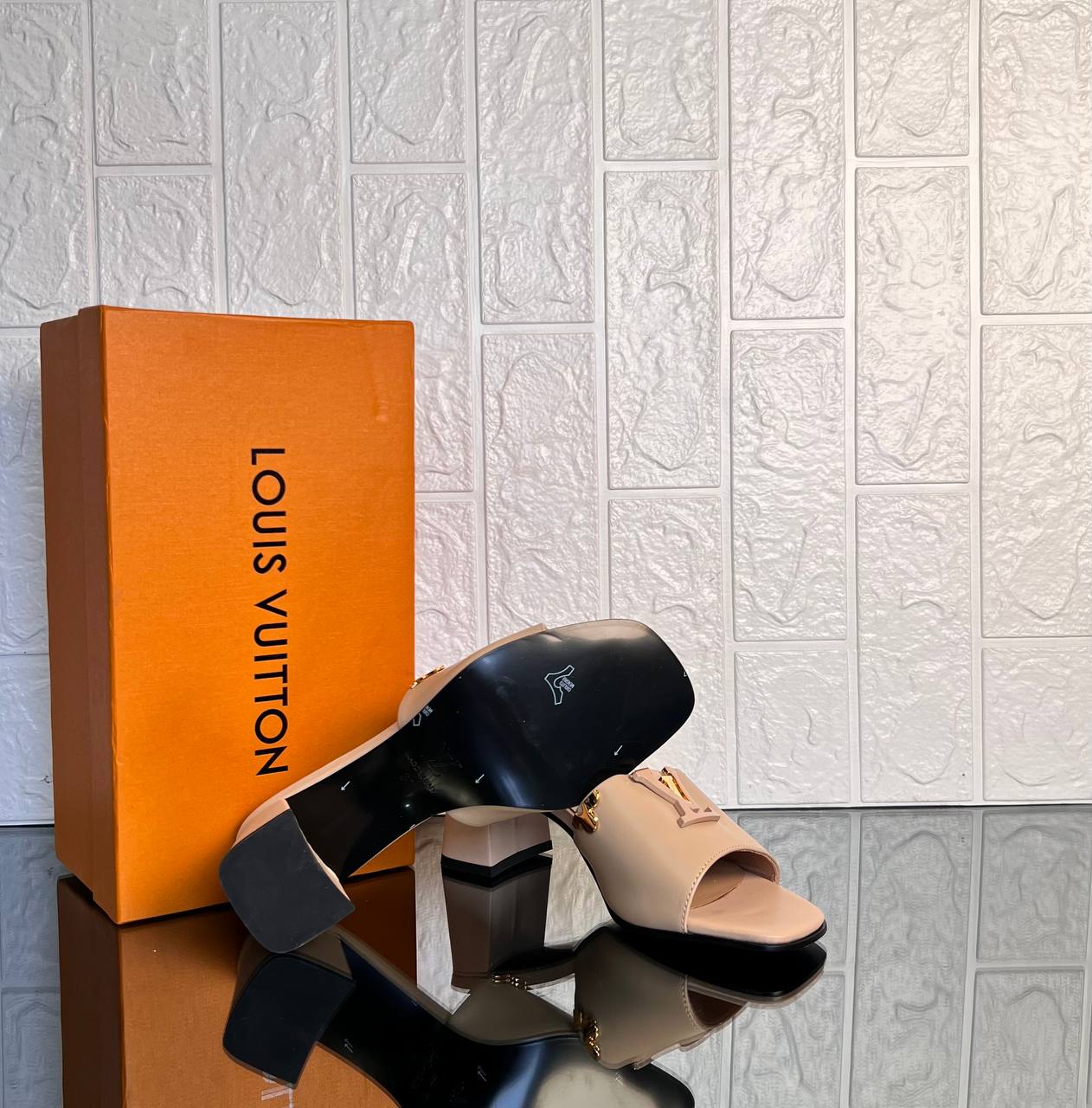 Louis Vuitton Mare Mule 8cm

911237 ⭐️
