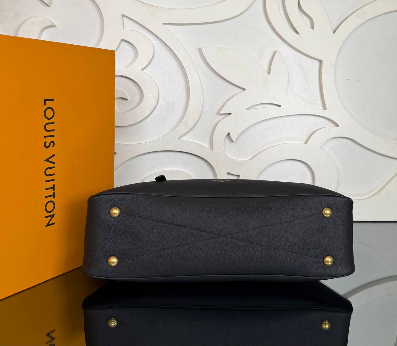 Louis Vuitton Duffle Tote Bag

910427 ⭐️