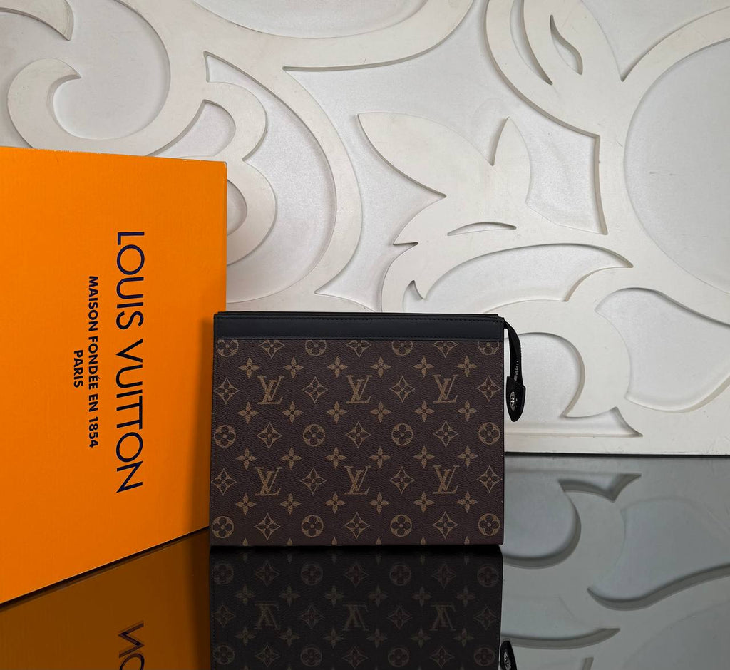 Louis Vuitton Pochette Voyage Pouch

6848 / 6849 ⭐️