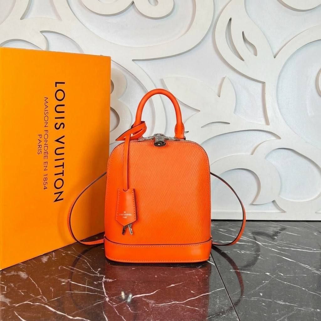 Louis Vuitton Alma Backpack 

5810-2 ⭐️