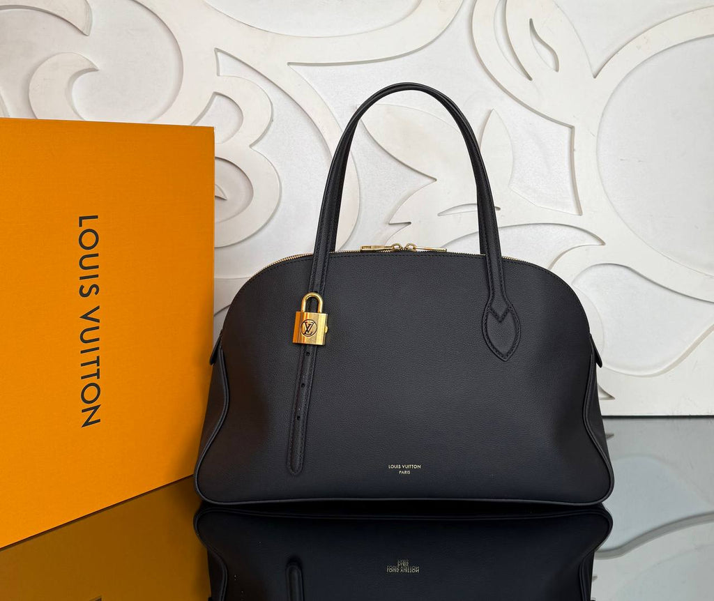 Louis Vuitton Duffle Tote Bag

910427 ⭐️