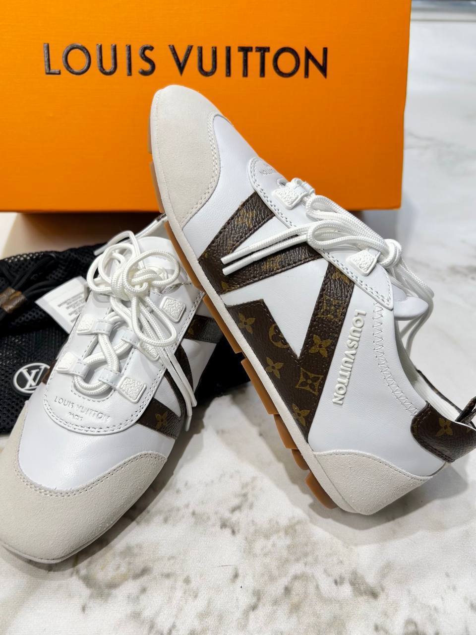 Louis Vuitton Sneakerina 

911066 ⭐️