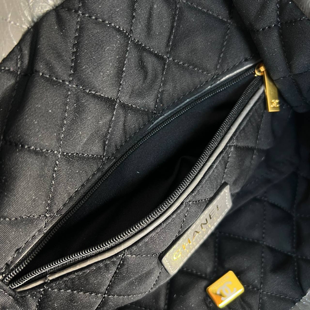 Chanel 22 Handbag

33x39 cm 
5648 ⭐️