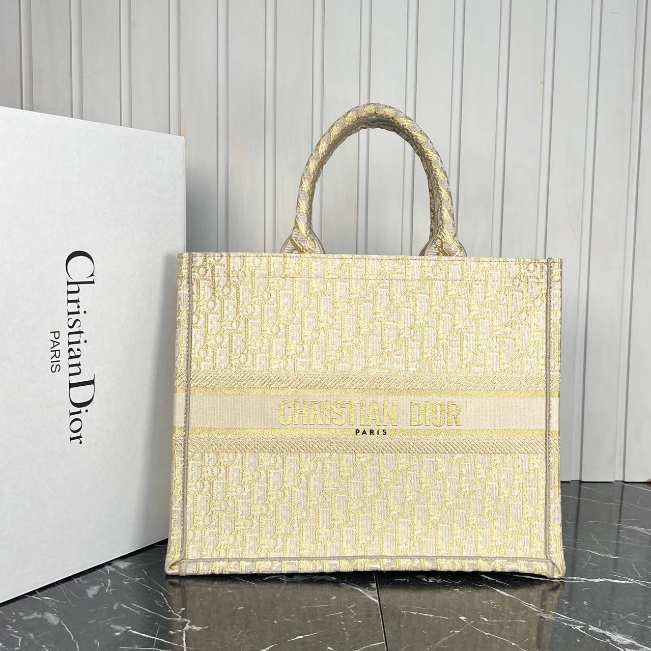 Christian Dior Book Tote Big

42x36 cm 
5656-2