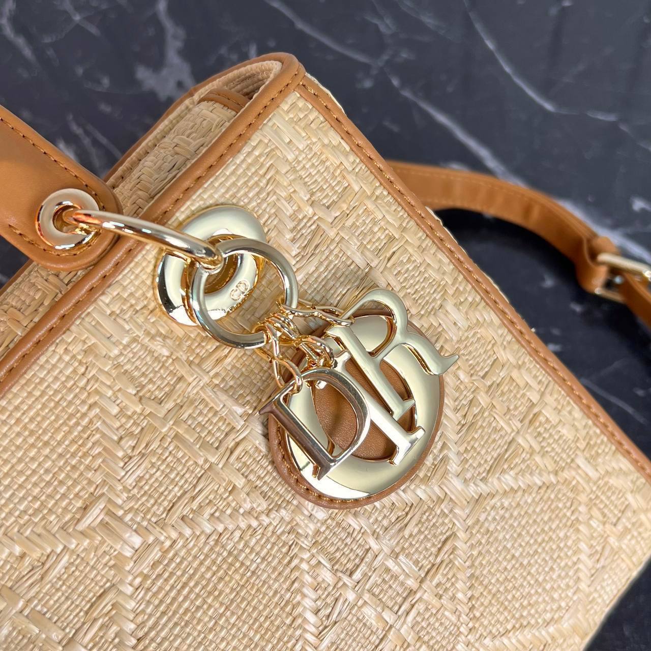 Christian Dior Lady Dior Raffia Bag Medium 

24x20 cm 
5479-2 ⭐️