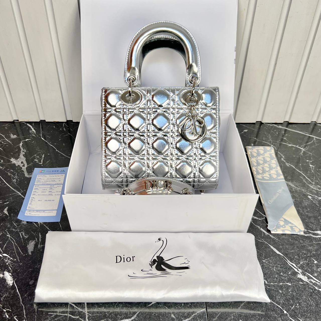 Christian Dior Lady Dior Medium

20x18 cm 
6268-1 ⭐️