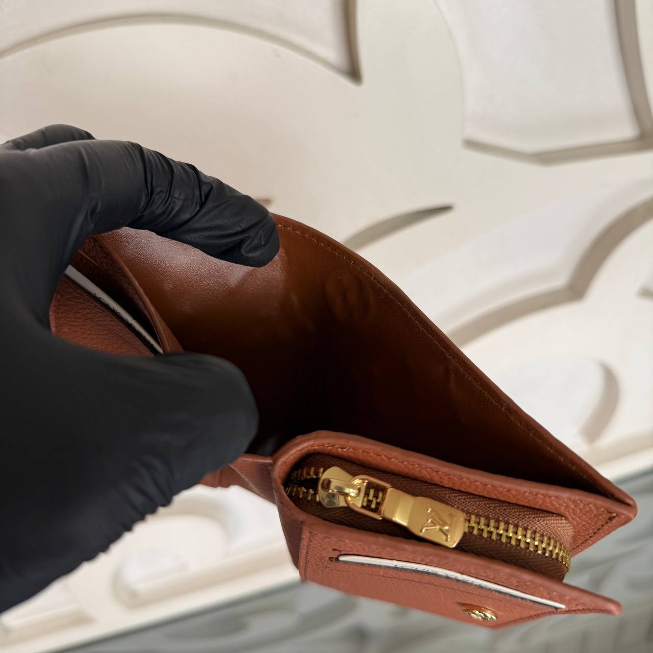 Louis Vuitton Clea Wallet 

210182 ⭐️
