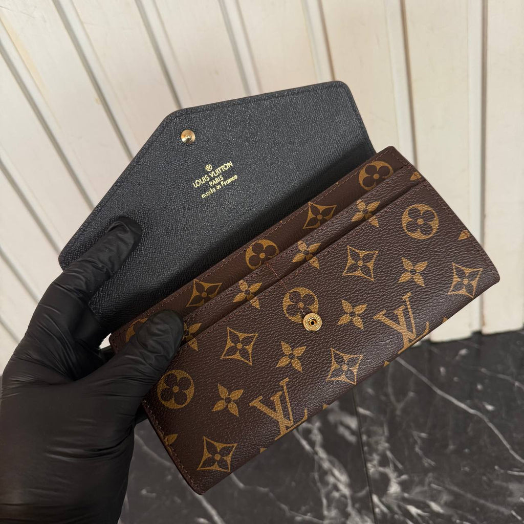 Louis Vuitton Sarah Wallet 

79-1 ⭐️