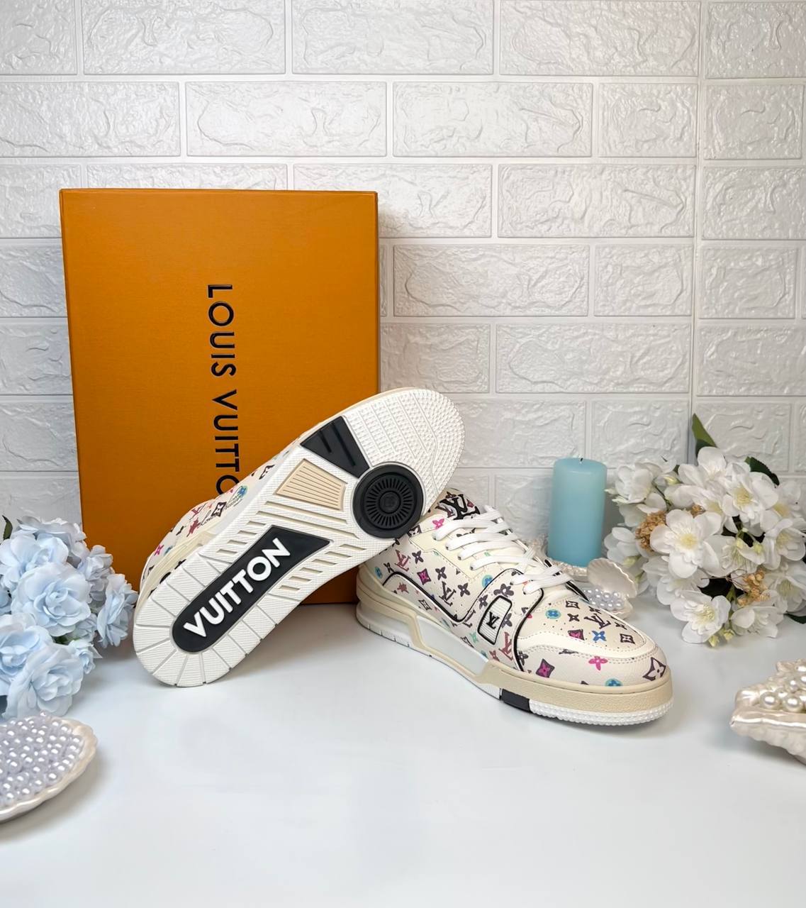 Louis Vuitton Sneakers

3793-5 ⭐️
