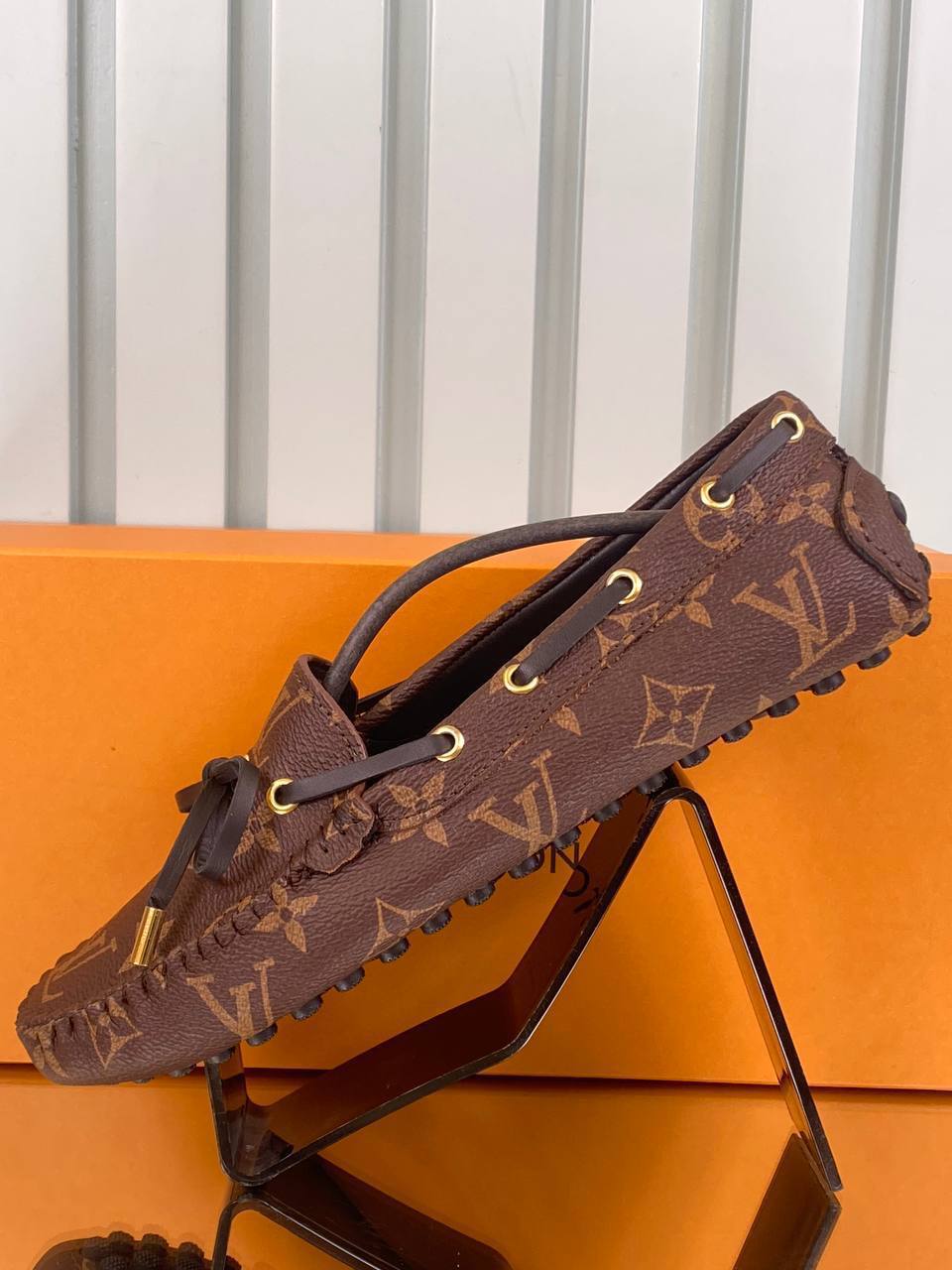 Louis Vuitton Makosen 
Hakiki Deri

2035