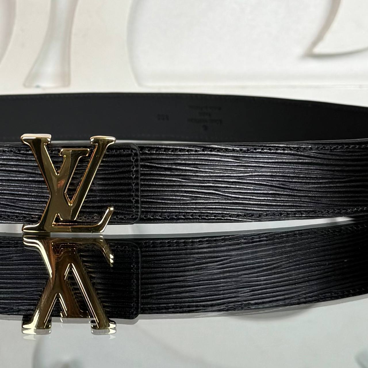 Louis Vuitton Dimension 30 mm Belt

217055 ⭐️