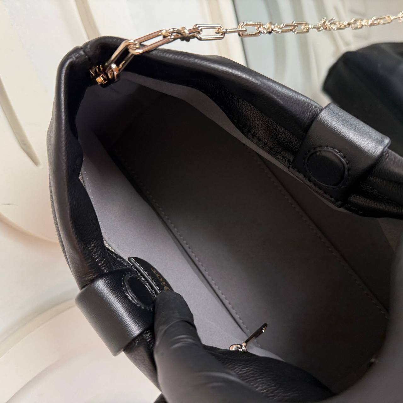 Christian Dior Small Bow Bag

24x16 cm 
910820 ⭐️