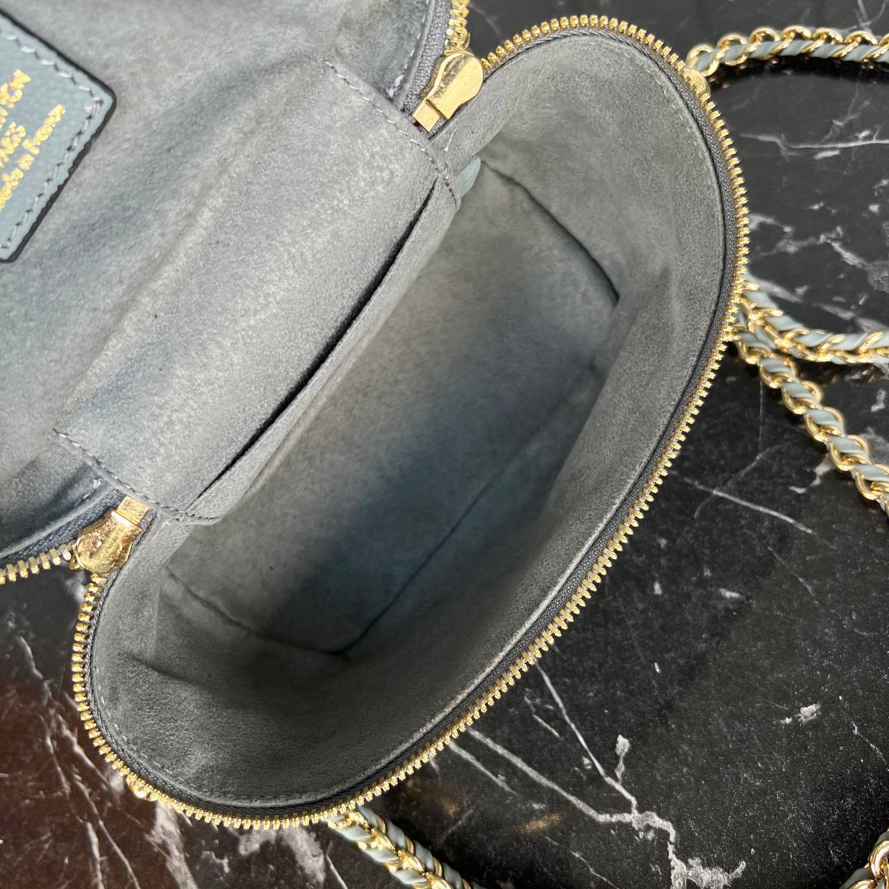 Louis Vuitton Vanity PM 

860-2 ⭐️