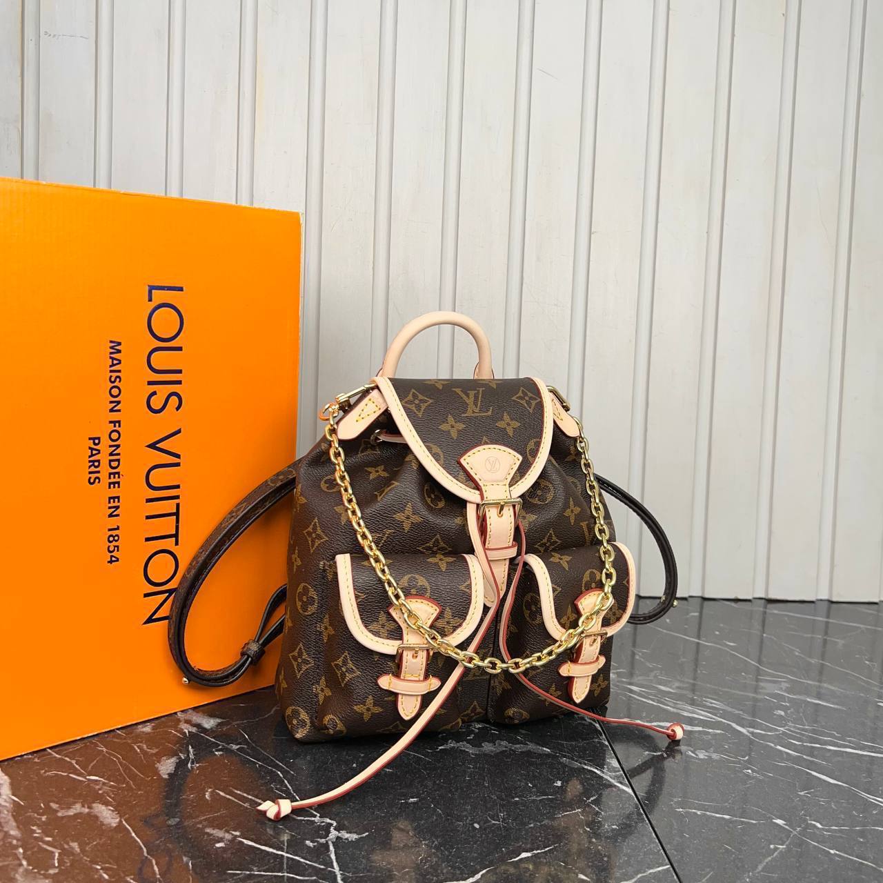 Louis Vuitton Excursion PM Backpack

6448