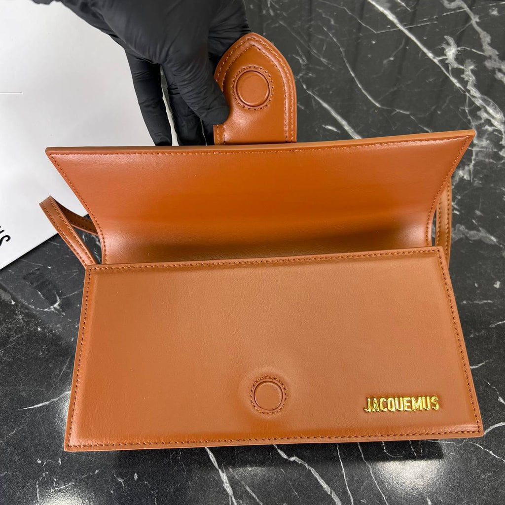 Jacquemus Lee Petit Bambino 

28x15 cm
5736-1 ⭐️