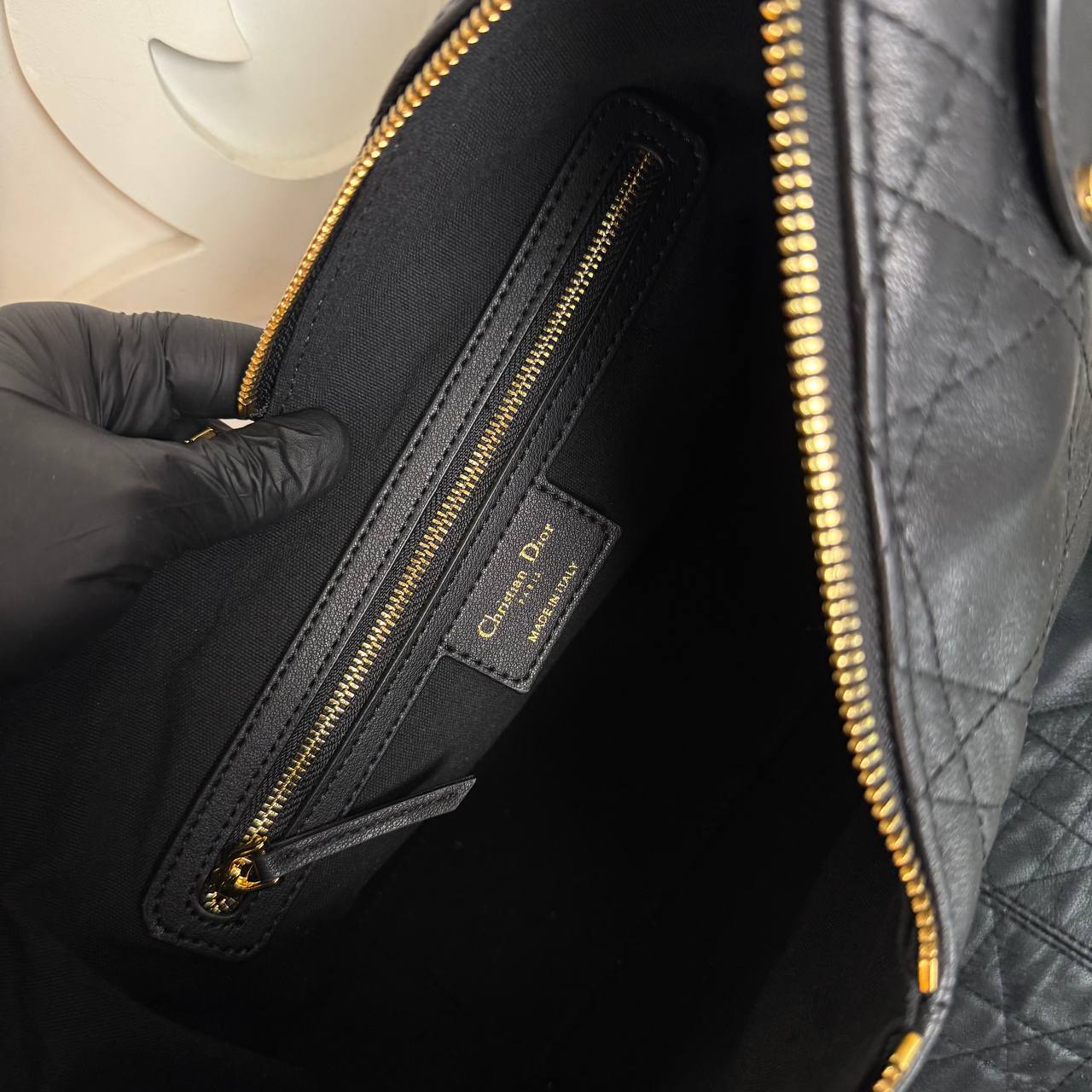 Christian Dior Voyage Bag Medium

30x18 cm 
910379 ⭐️