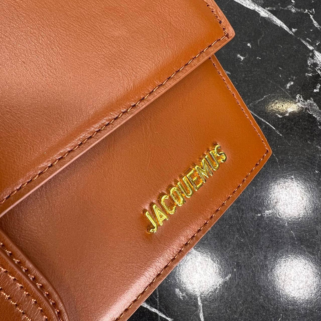 Jacquemus Lee Petit Bambino 

28x15 cm
5736-1 ⭐️