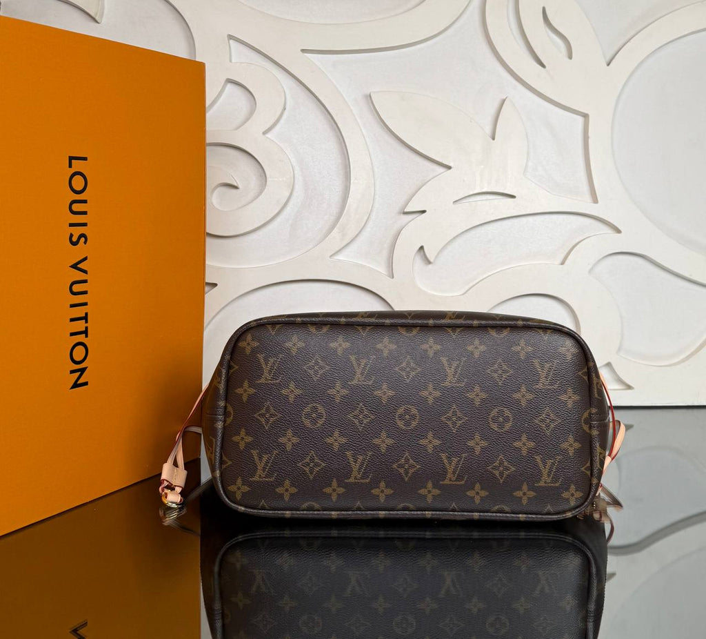 Louis Vuitton Neverwoof Bag 

910629 ⭐️