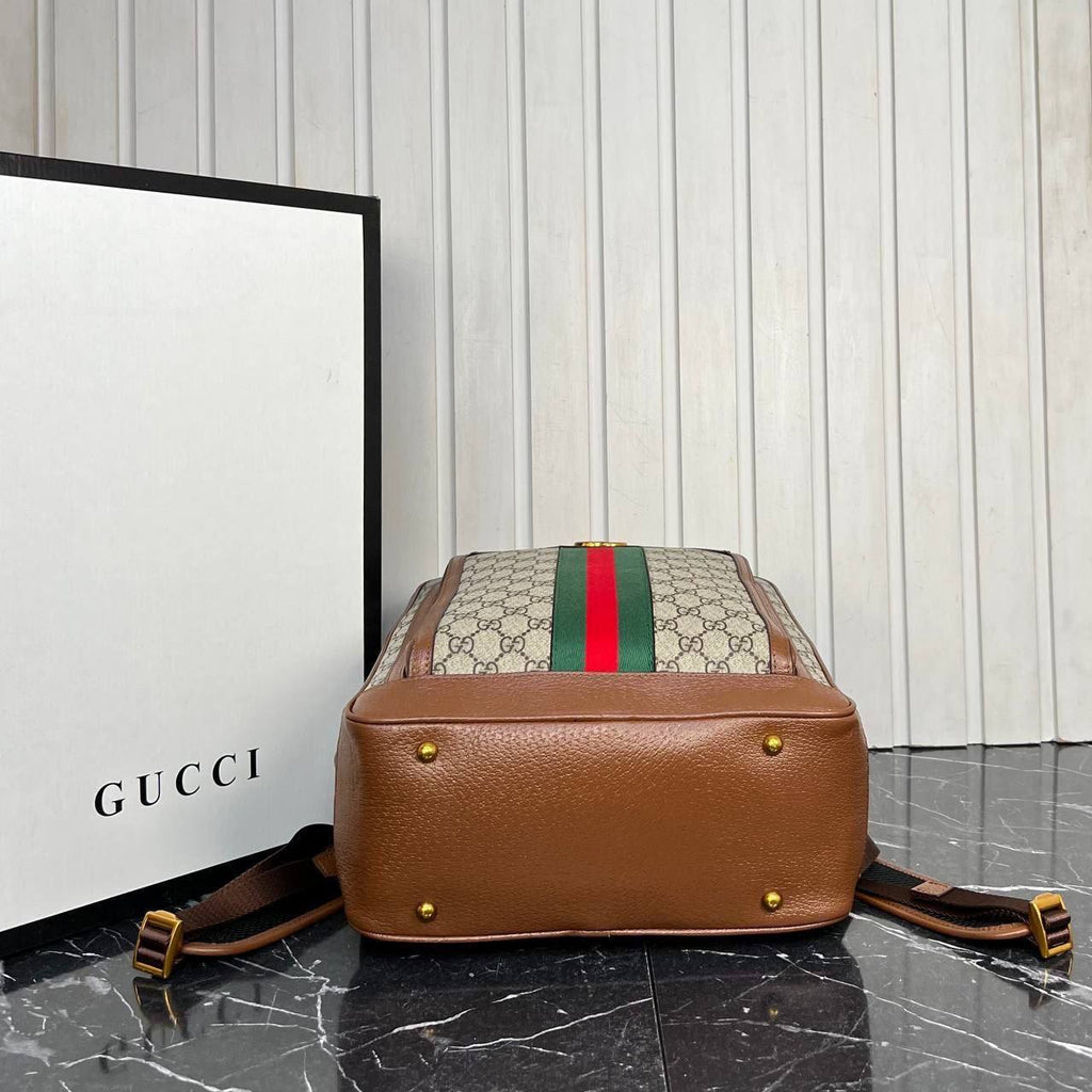 Gucci GG Supreme Backpack

32x36 cm 
6297 ⭐️