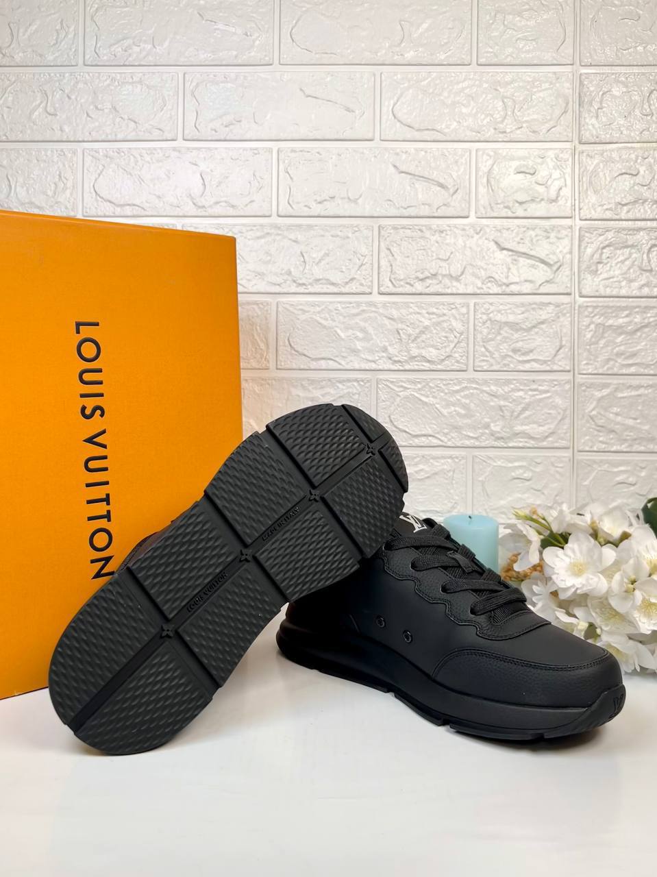 Louis Vuitton Classic Sneaker

911047 ⭐️