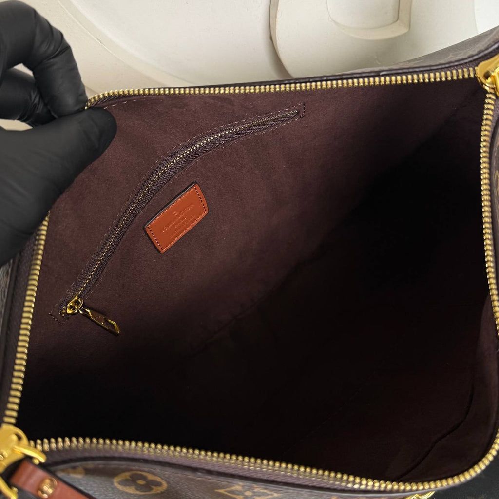 Louis Vuitton Loop Hobo Bag 

910432 ⭐️