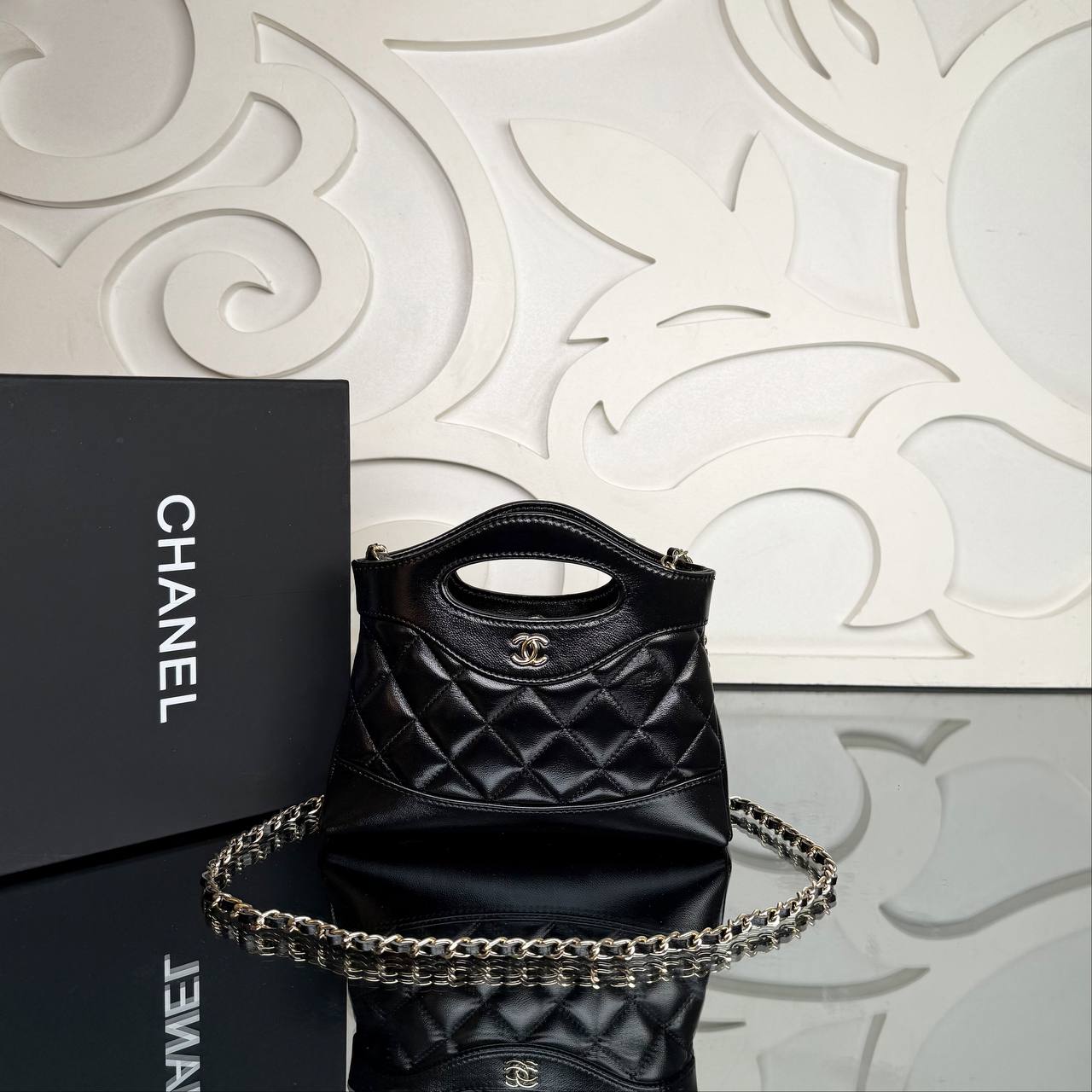 Chanel Nano Shopping Bag

20x14 cm 
910410 ⭐️