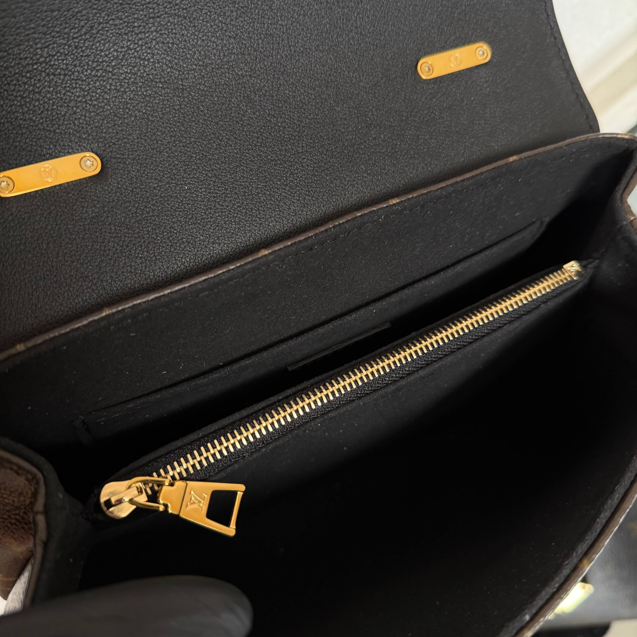 Louis Vuitton Madeleine BB Bag

910582 ⭐️