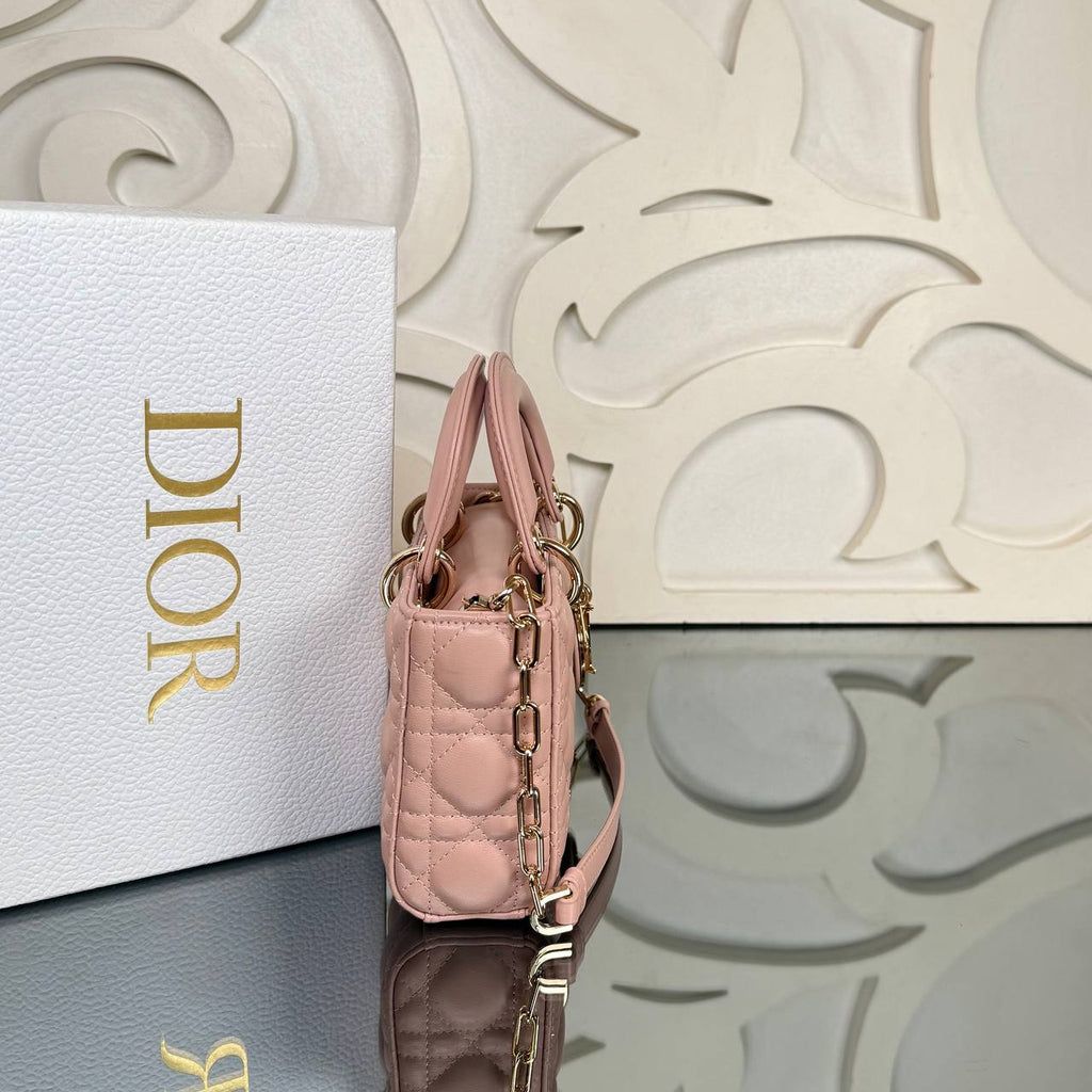 Christian Dior D-Joy Medium Bag

22x12 cm 
910517 ⭐️