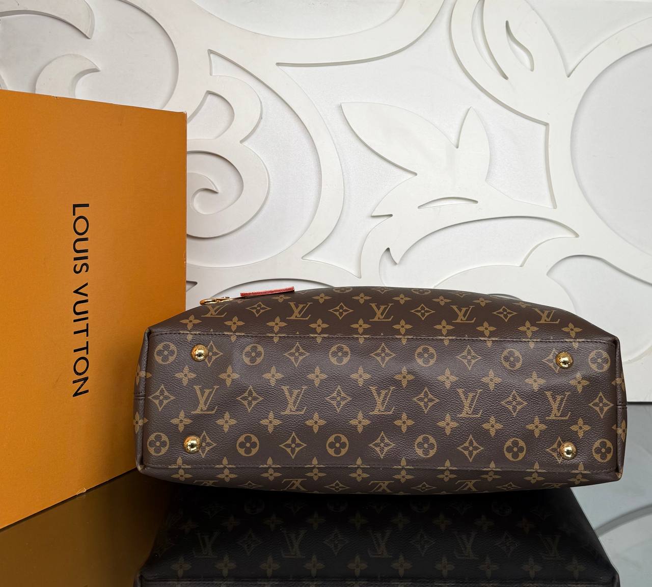 Louis Vuitton Again Bag

910331 ⭐️