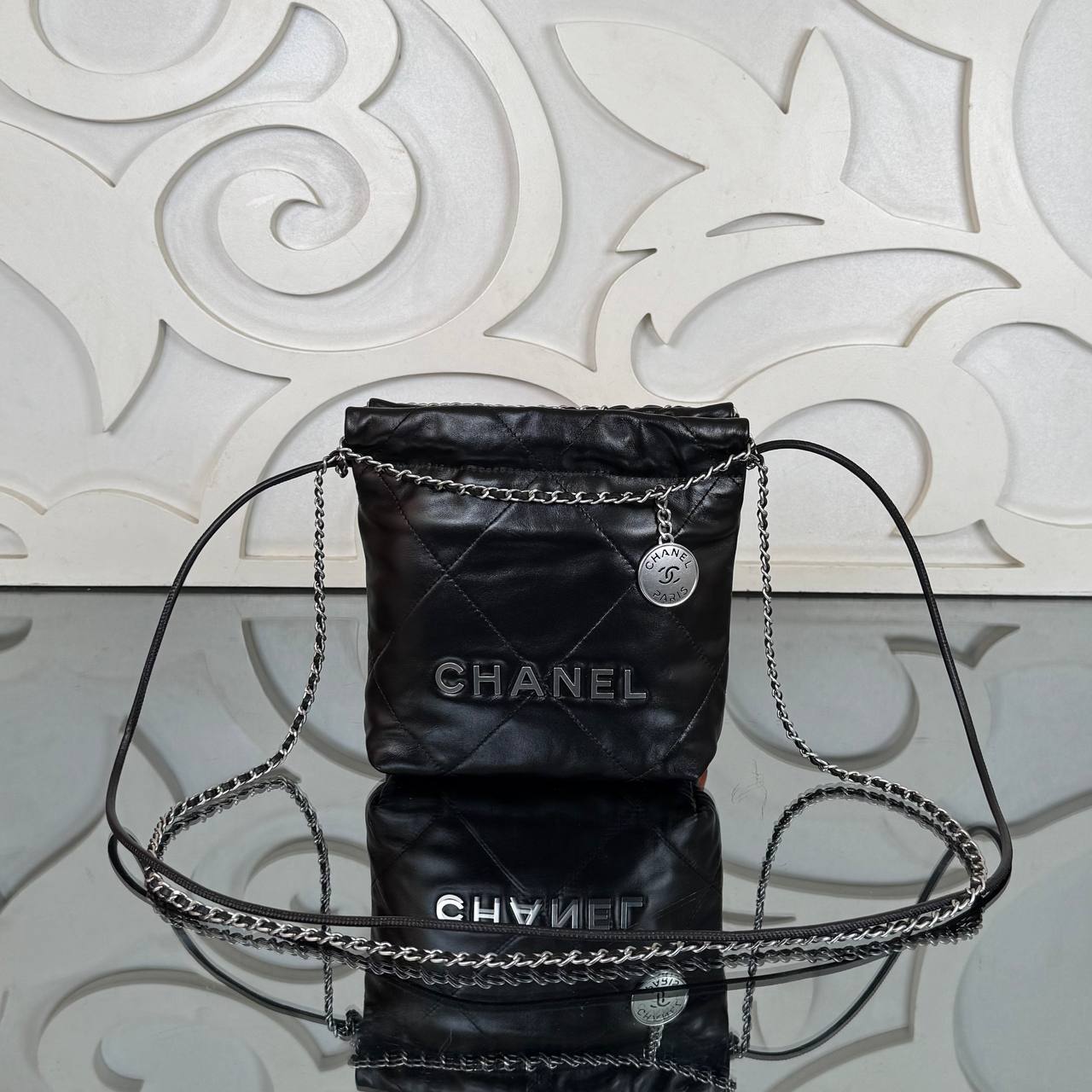 Chanel 22 Mini Shoulder Bag

22x20 cm 
910036 ⭐️