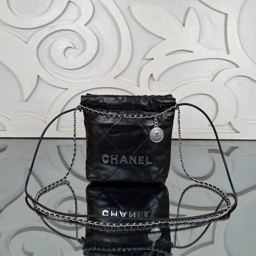 Chanel 22 Mini Shoulder Bag

22x20 cm 
910036 ⭐️