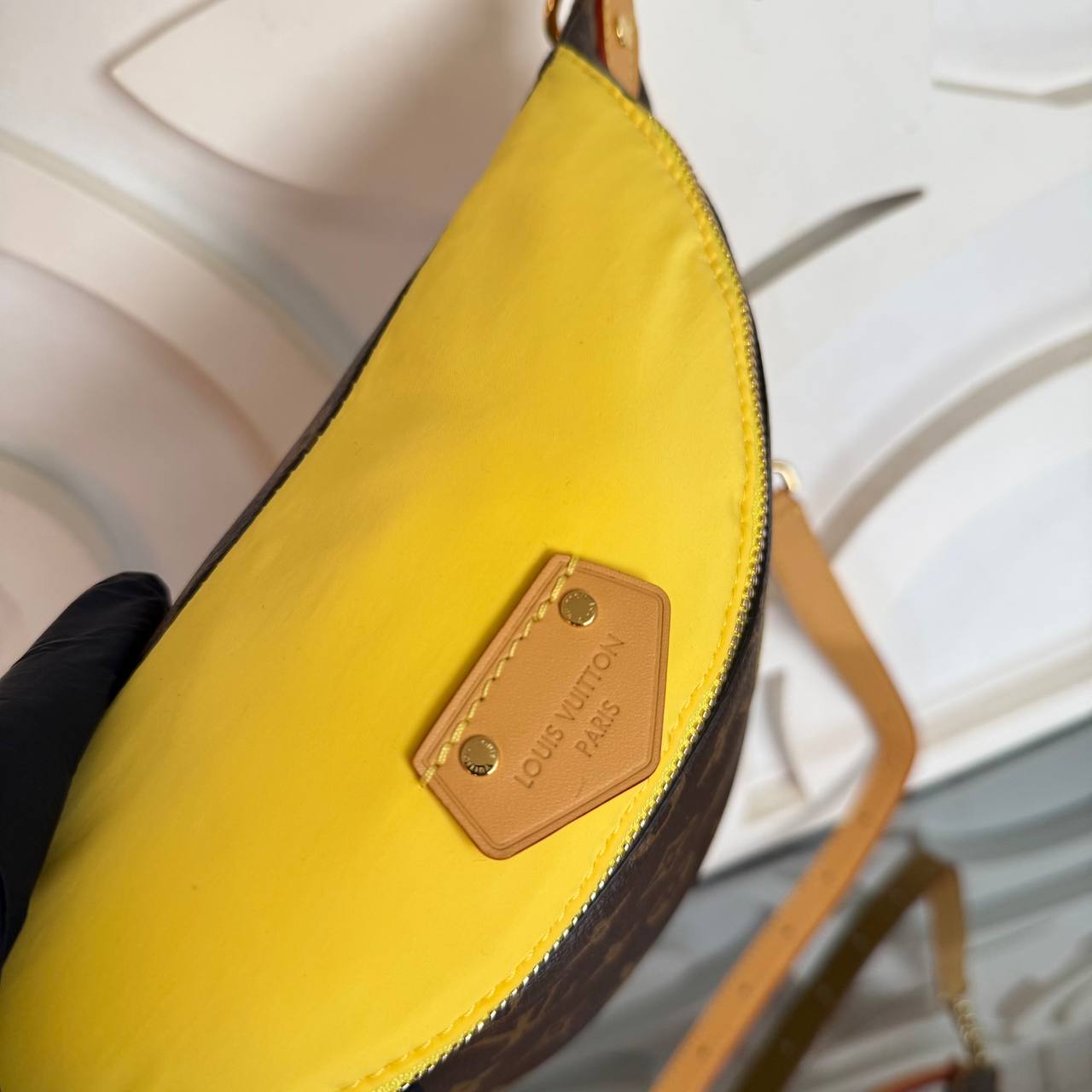 Louis Vuitton Bumbag

910688 ⭐️