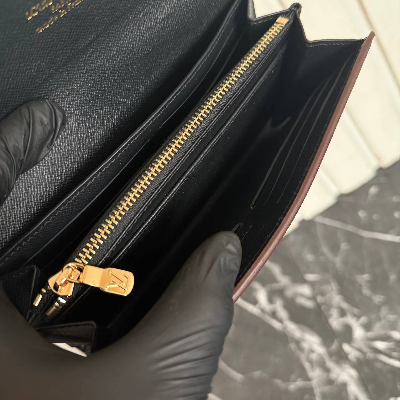 Louis Vuitton Sarah Wallet 

79-1 ⭐️