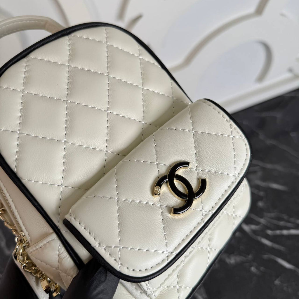 Chanel 24C Mini Backpack

13x18 cm 
910229 ⭐️