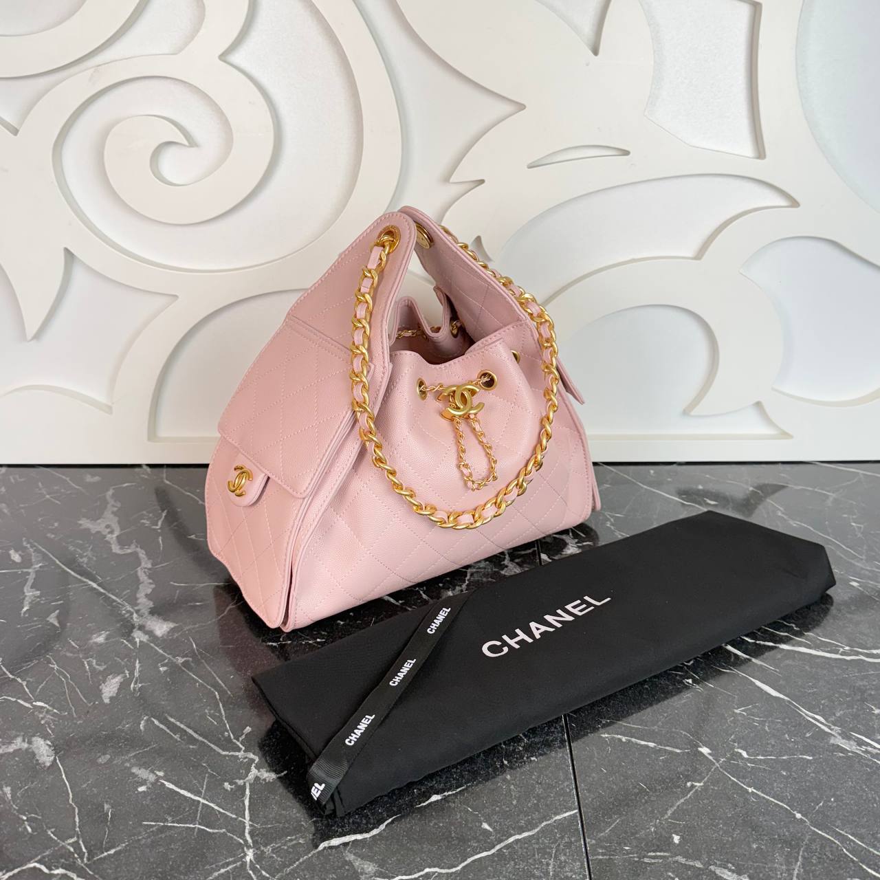Chanel 25 Small Handbag

29x19 cm
910139 ⭐️