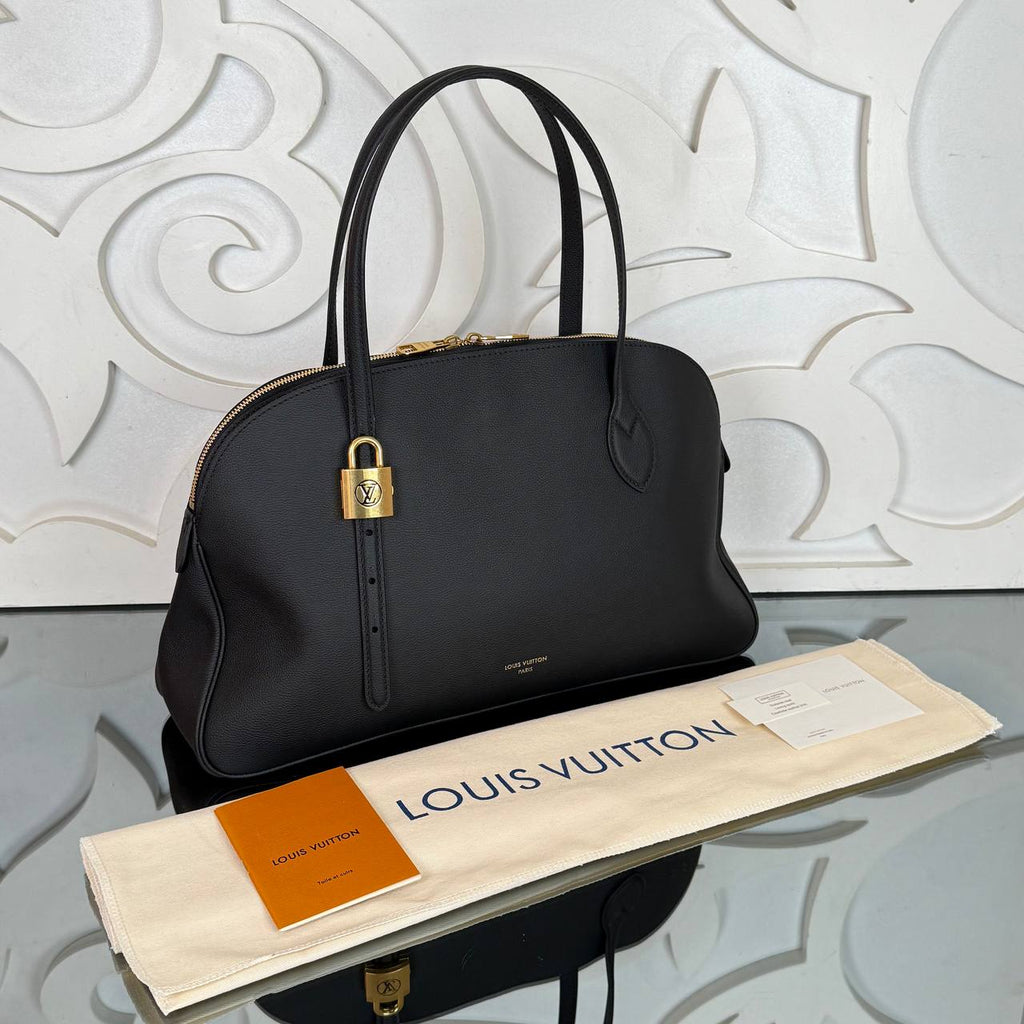 Louis Vuitton Duffle Tote Bag

910427 ⭐️