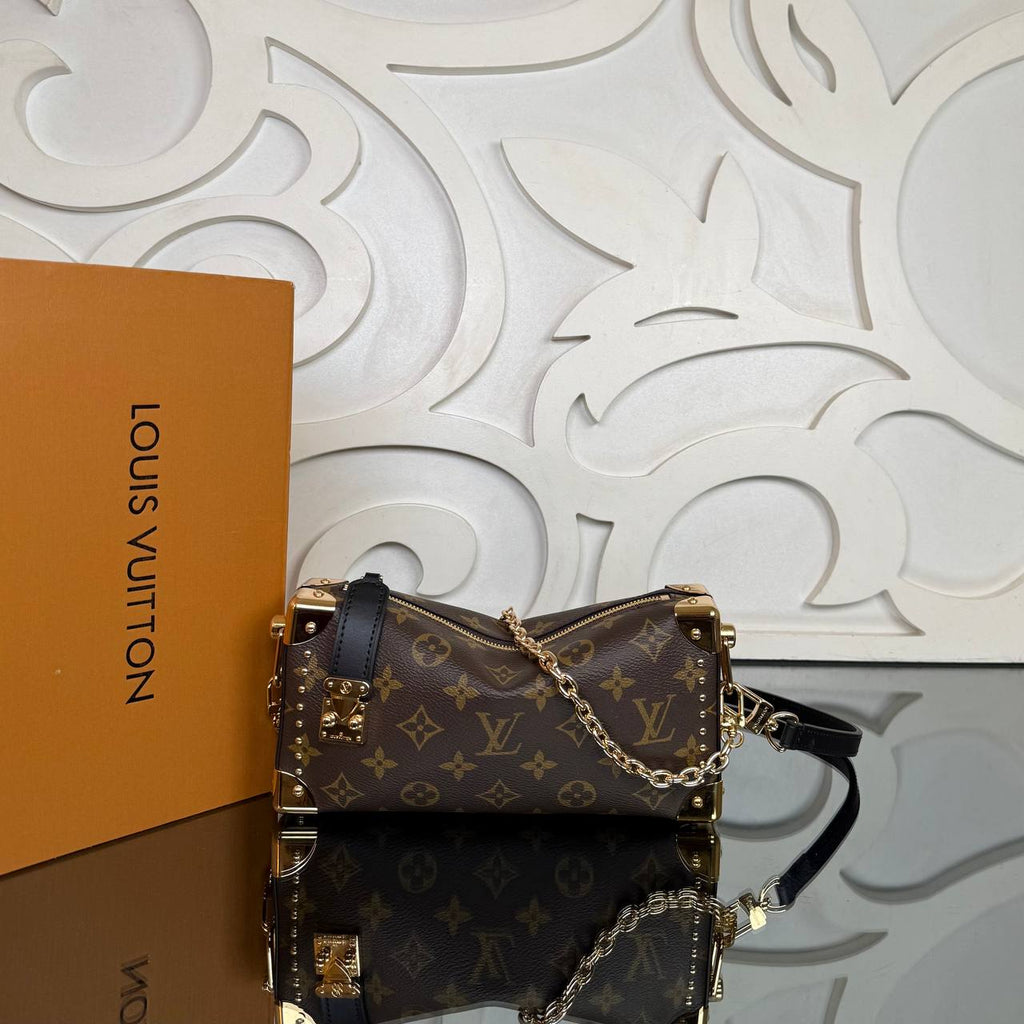 Louis Vuitton Slim Trunk Bag

910817 ⭐️