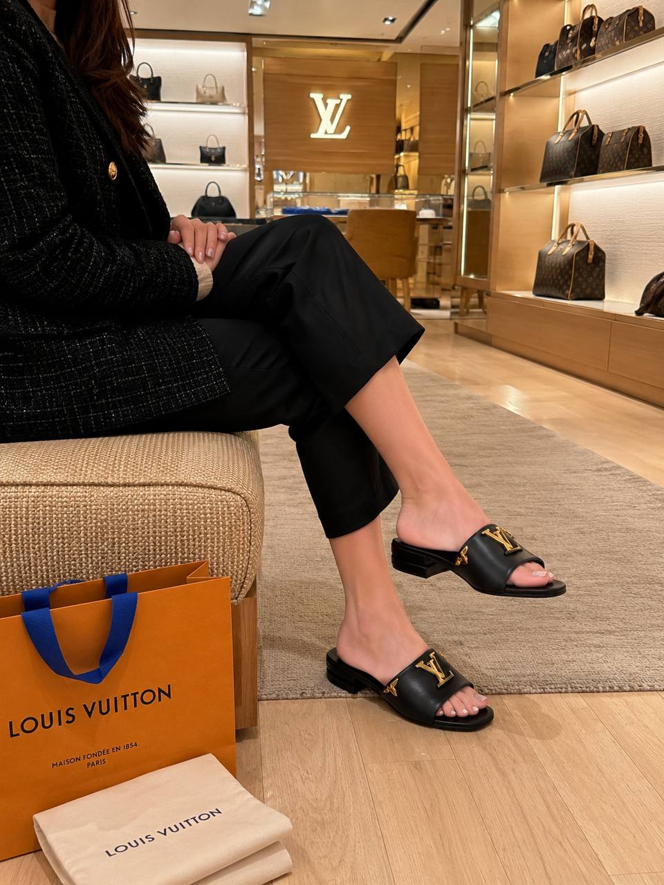 Louis Vuitton Mare Flat Mule

911256 ⭐️
