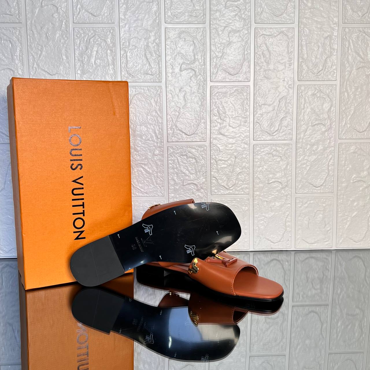 Louis Vuitton Mare Flat Mule

911256 ⭐️