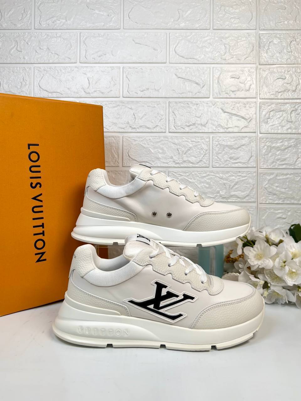 Louis Vuitton Classic Sneaker

911047 ⭐️