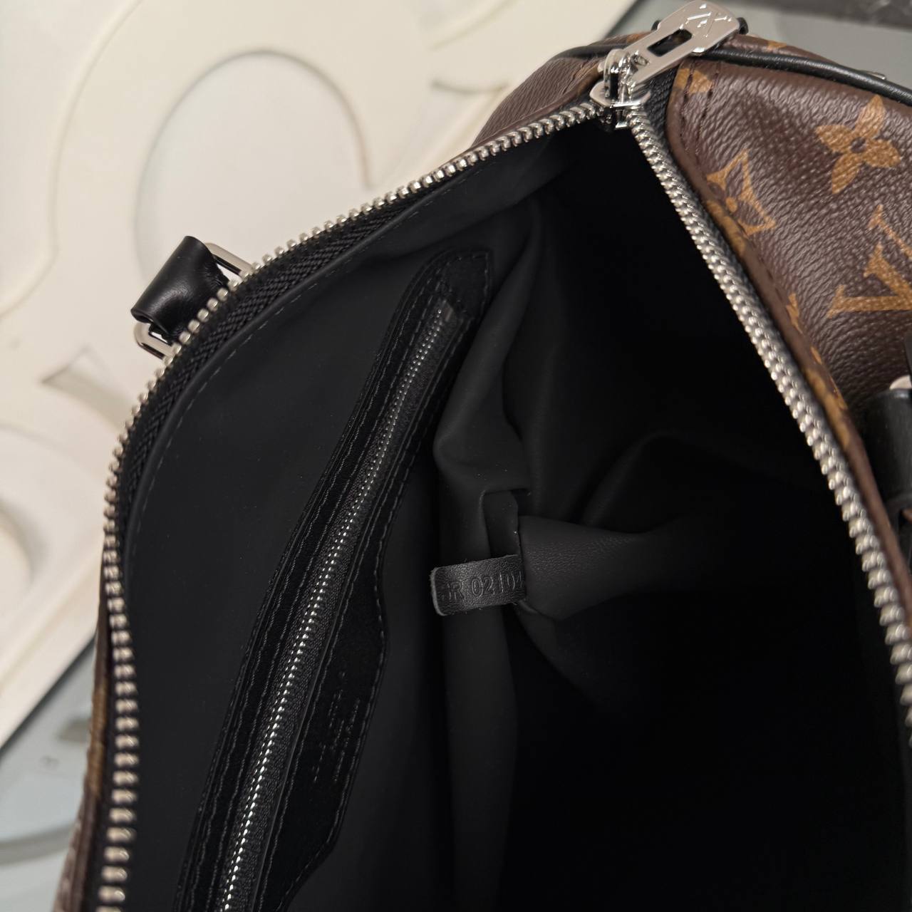 Louis Vuitton Speedy Soft 30 Dark 

6578 ⭐️