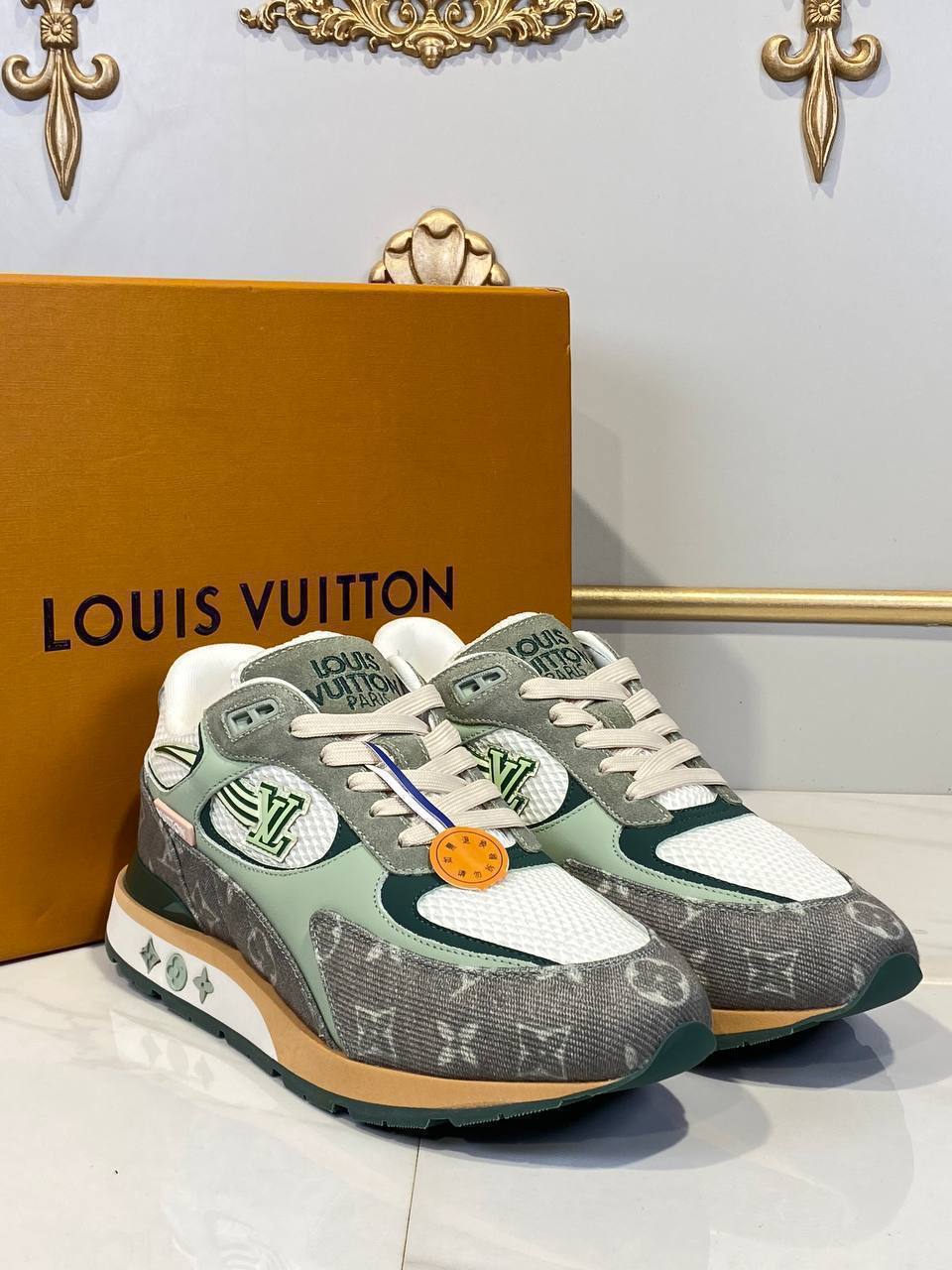 Louis Vuitton Blus Sneakers 

911021 ⭐️