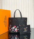 Louis Vuitton LV x TM Neverfull MM

910126 ⭐️