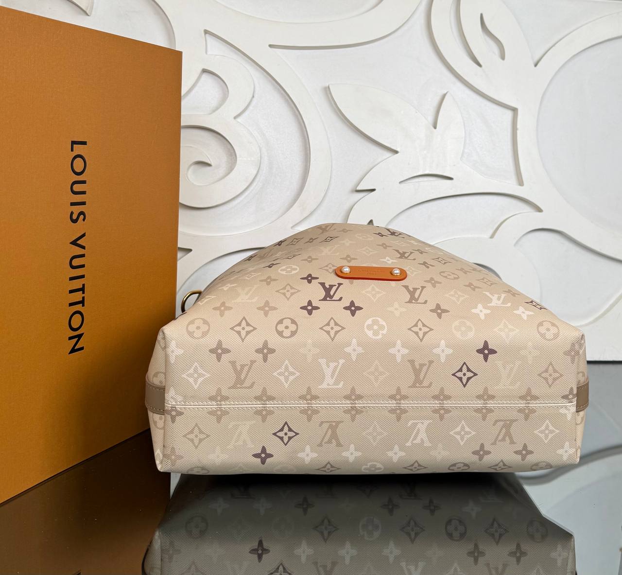Louis Vuitton Vagabond Hobo Bag

910848 ⭐️