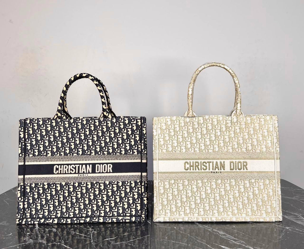 Christian Dior Book Tote Big

42x36 cm 
5656-2