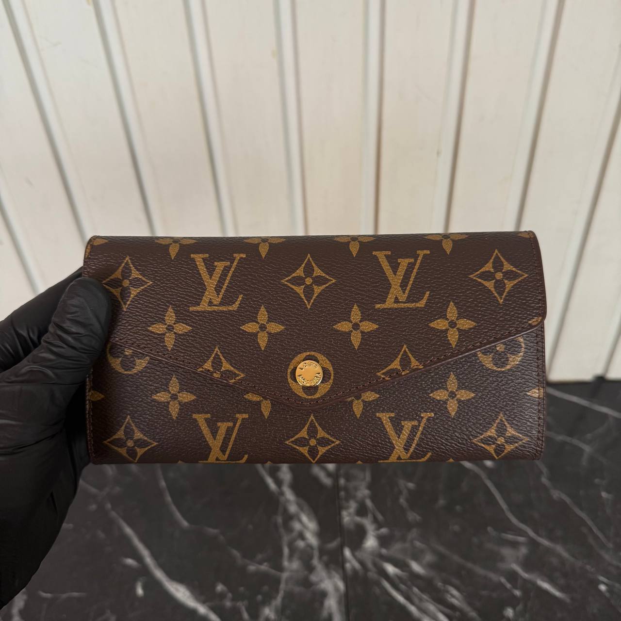 Louis Vuitton Sarah Wallet 

79-1 ⭐️