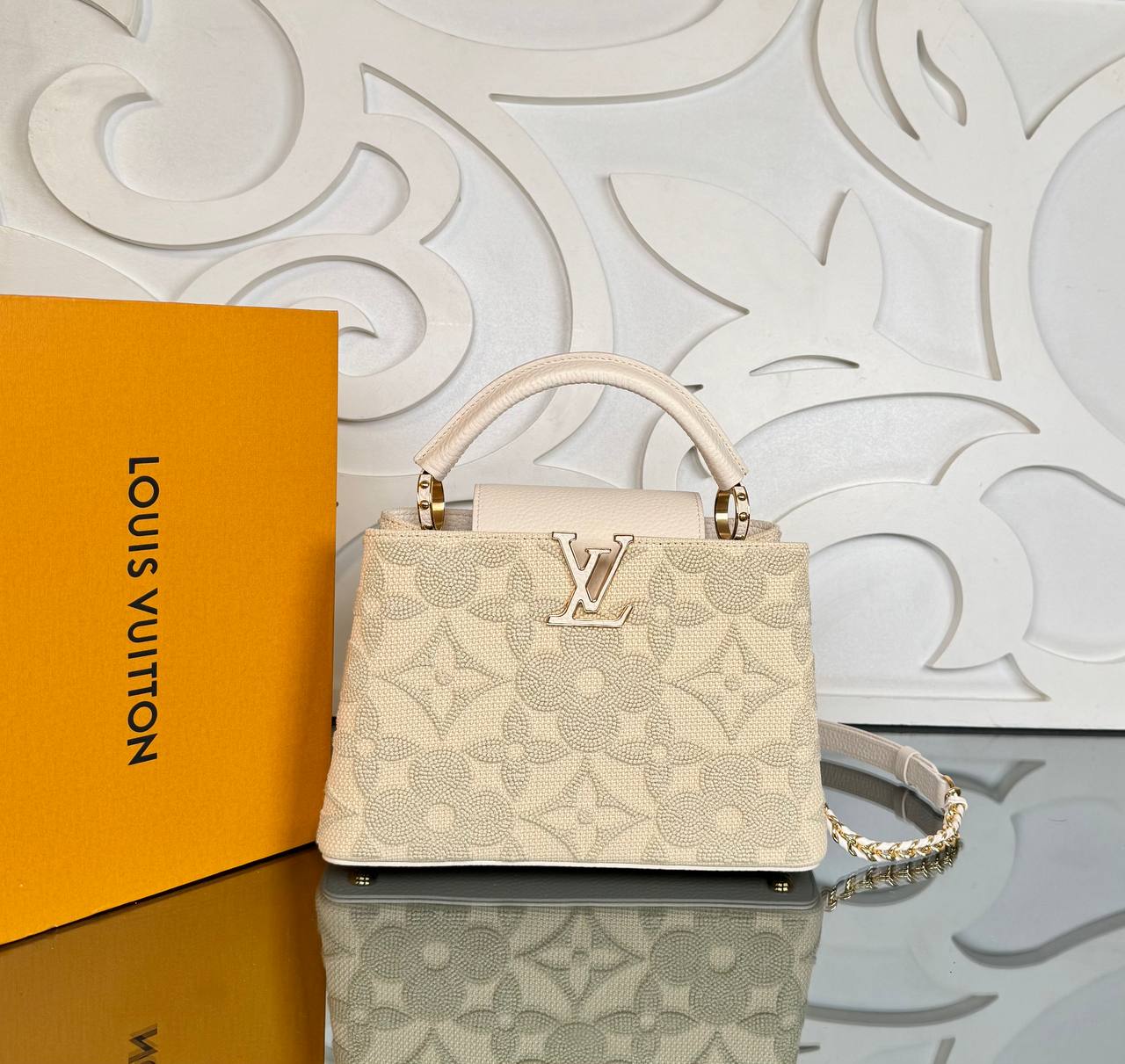 Louis Vuitton Capucines BB

910346 ⭐️