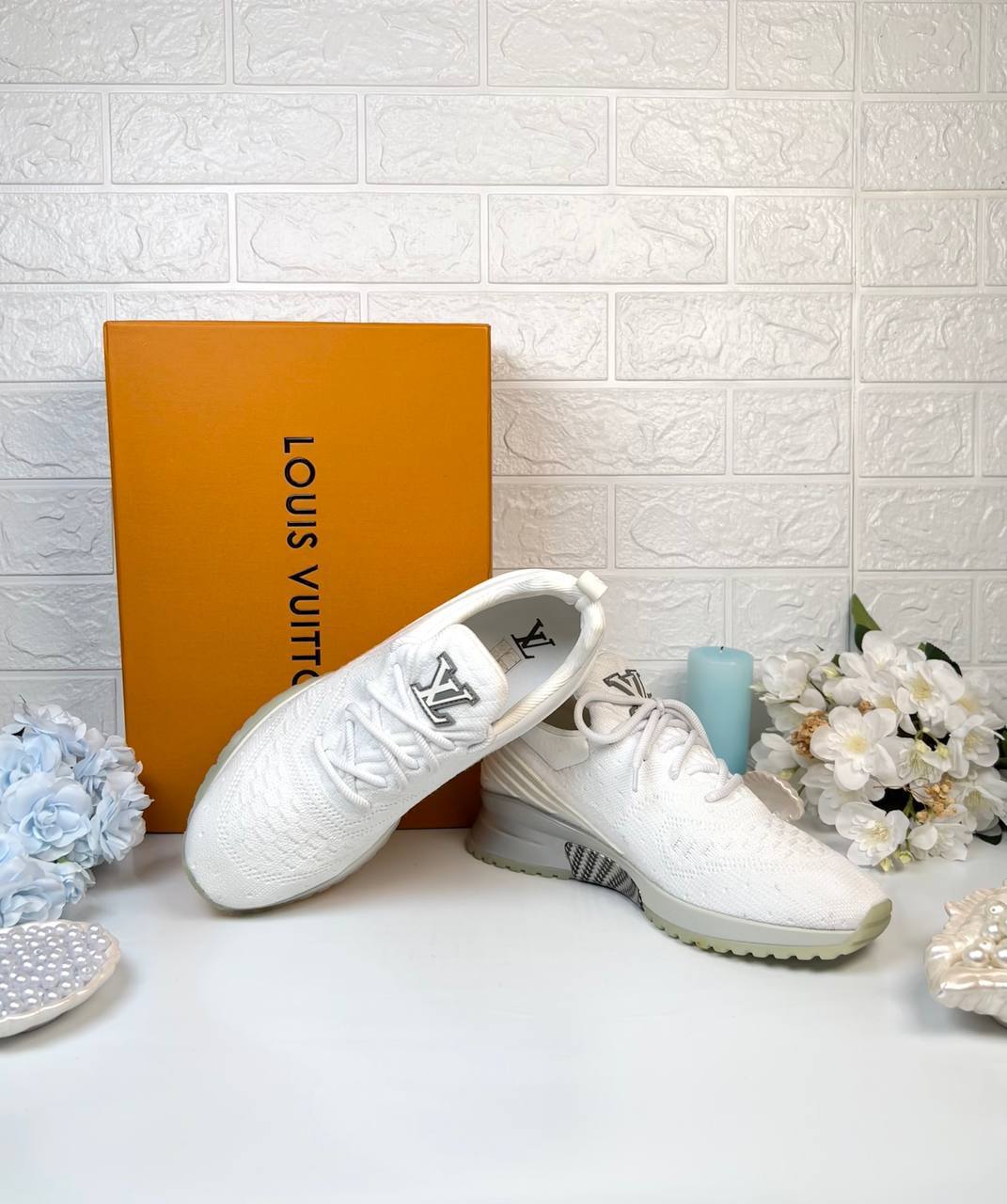 Louis Vuitton Sneaker 

3741-2 ⭐️