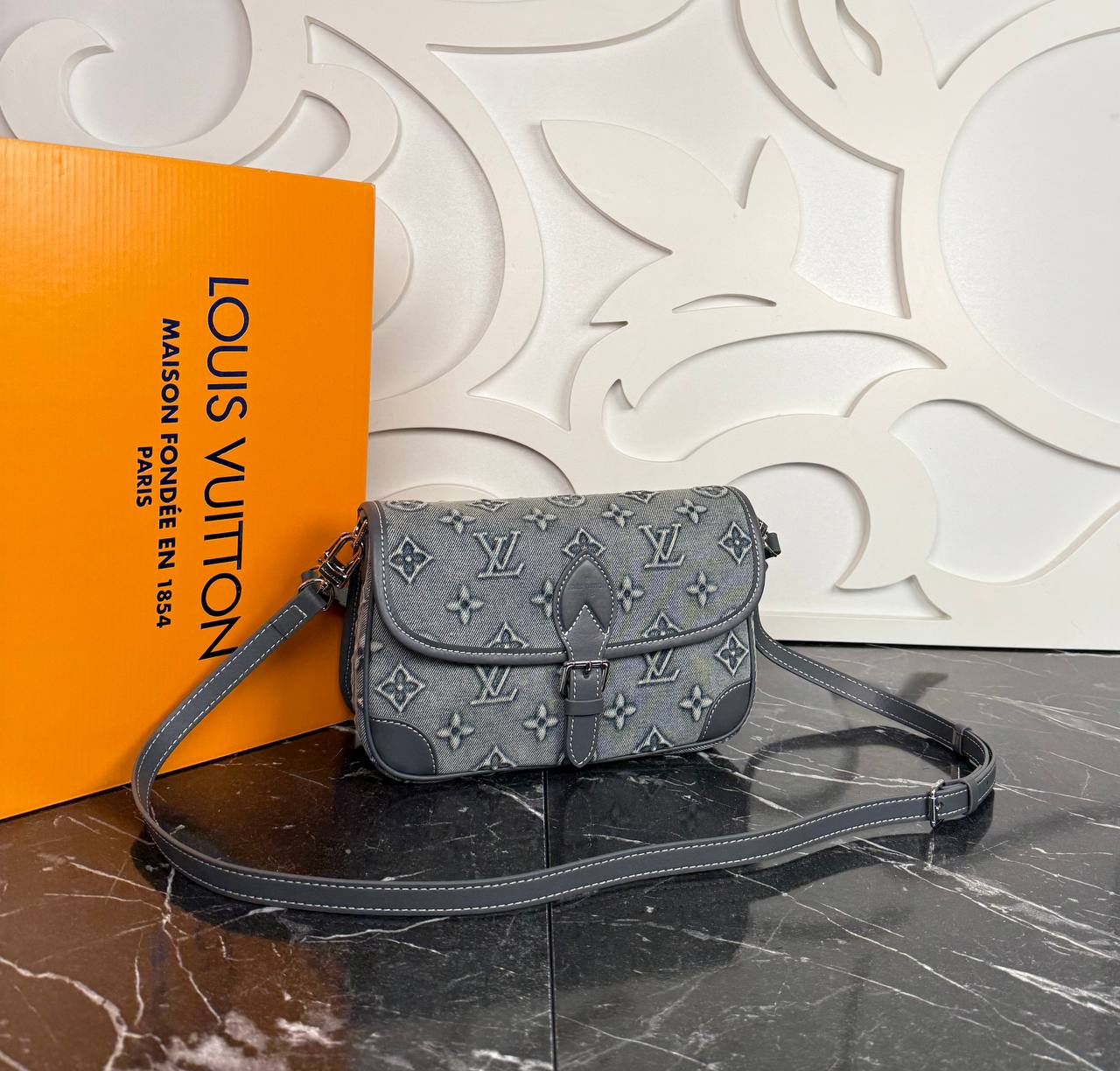 Louis Vuitton Diane Satchel Denim Bag 

910134 ⭐️